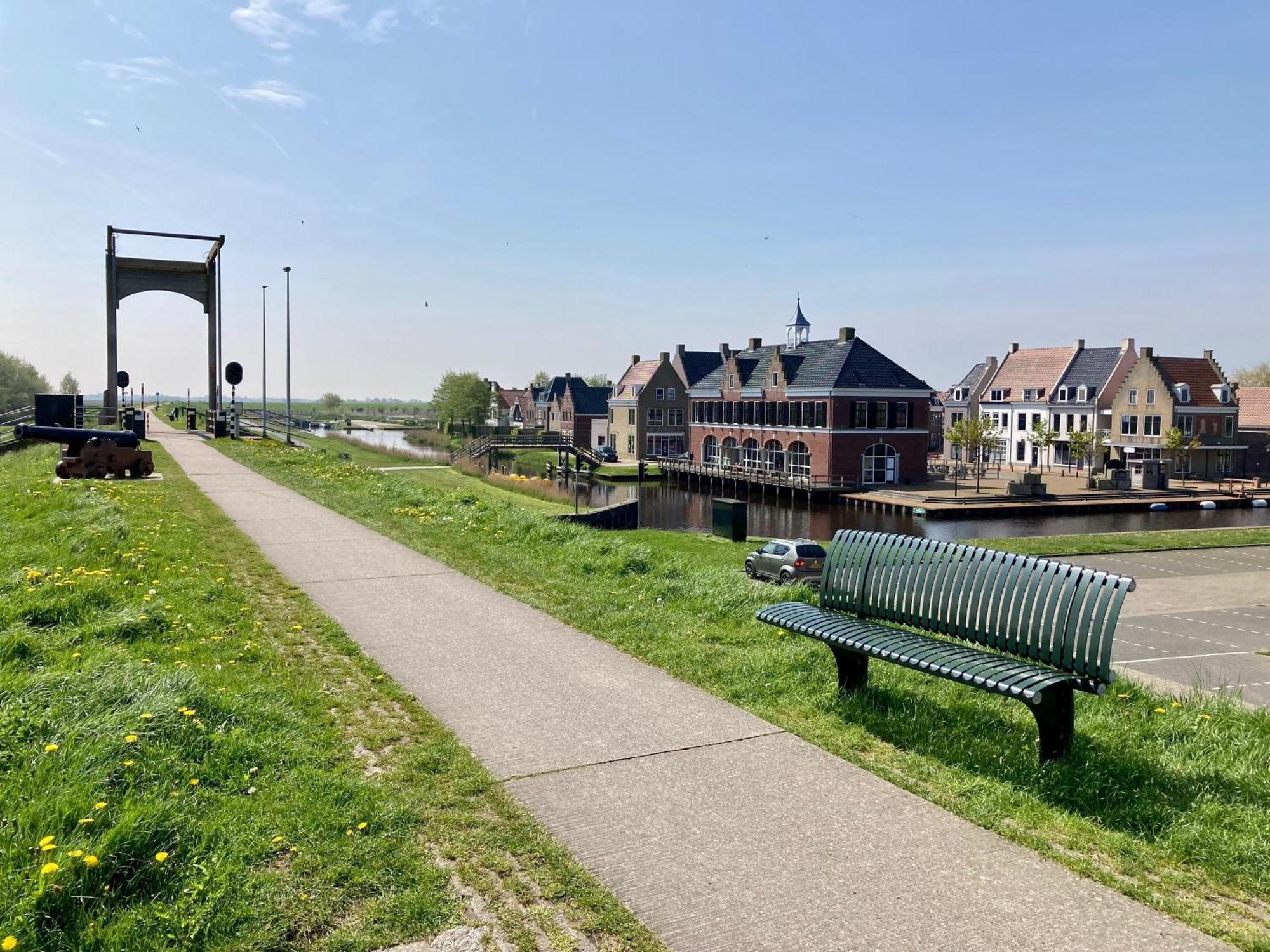 Sonnenhaus 6 Pers House With Sunny Terrace At A Typical Dutch Canal & By Lauwersmeer Lake. Anjum Eksteriør bilde